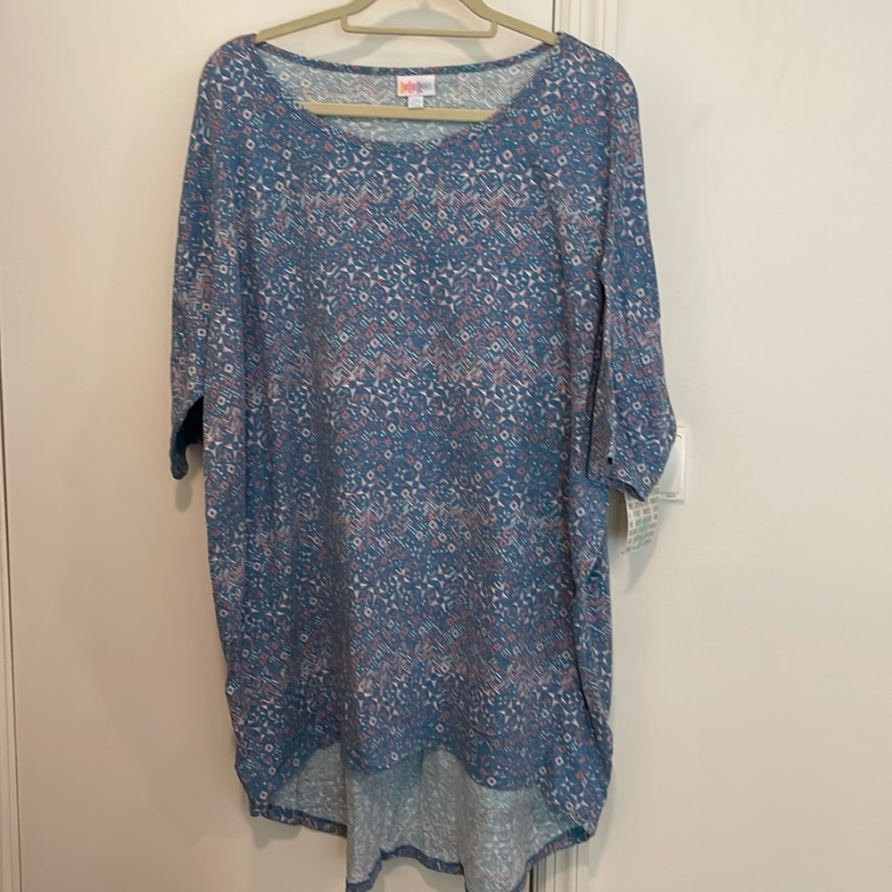 LuLaroe IRMA Shirt - 2xl